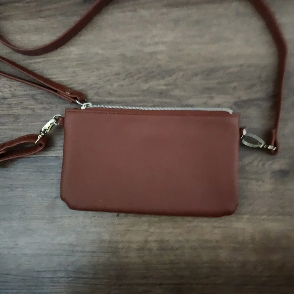 Steve Madden Crossbody Wristlet